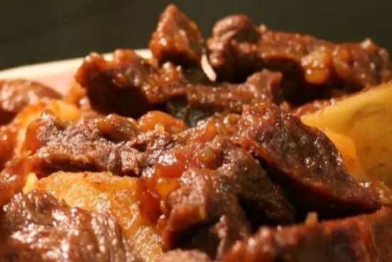 烤麸烧肉怎么烧?烤麸炖肉的做法