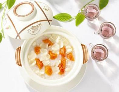 秋冬温润养肺饮食指南：吃对食物，远离干燥咳嗽